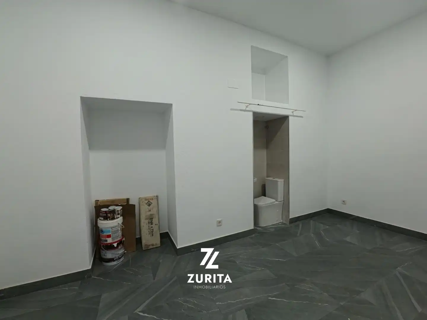 Local comercial de lloguer a Calle DE MUNDA 4, imagen 9
