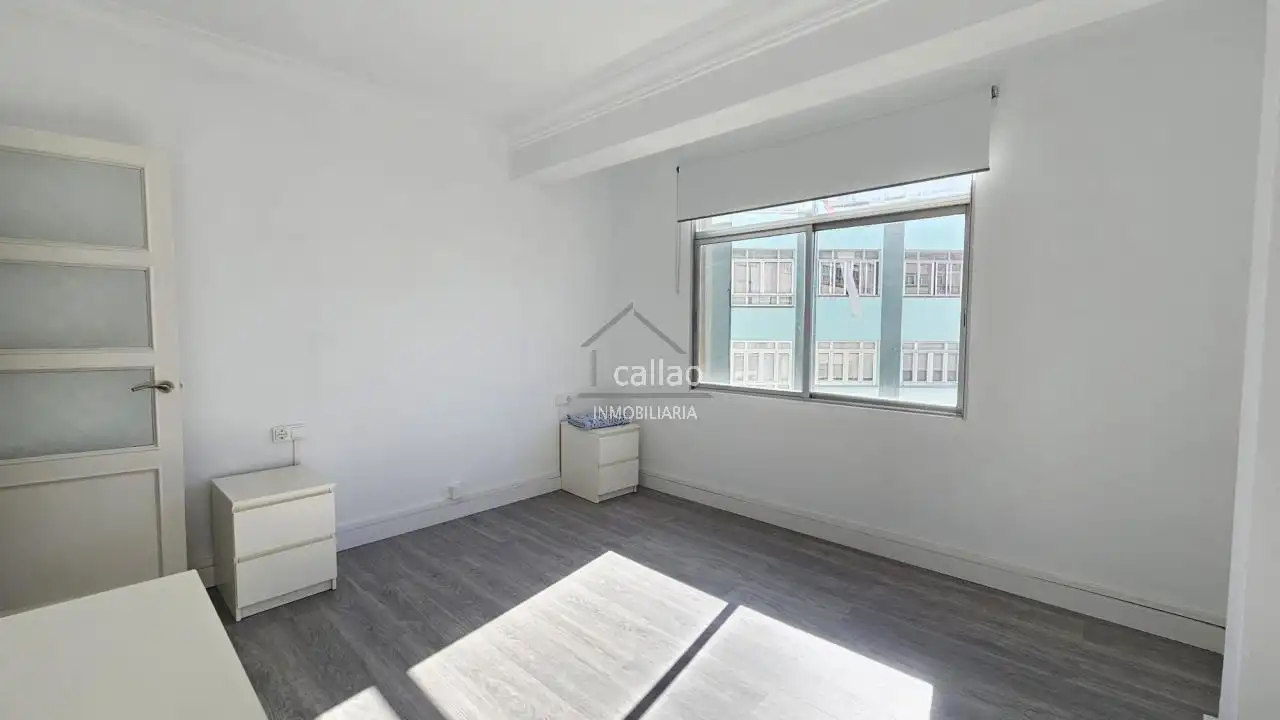 Schlafzimmer von Wohnungen zum Verkauf in Ferrol