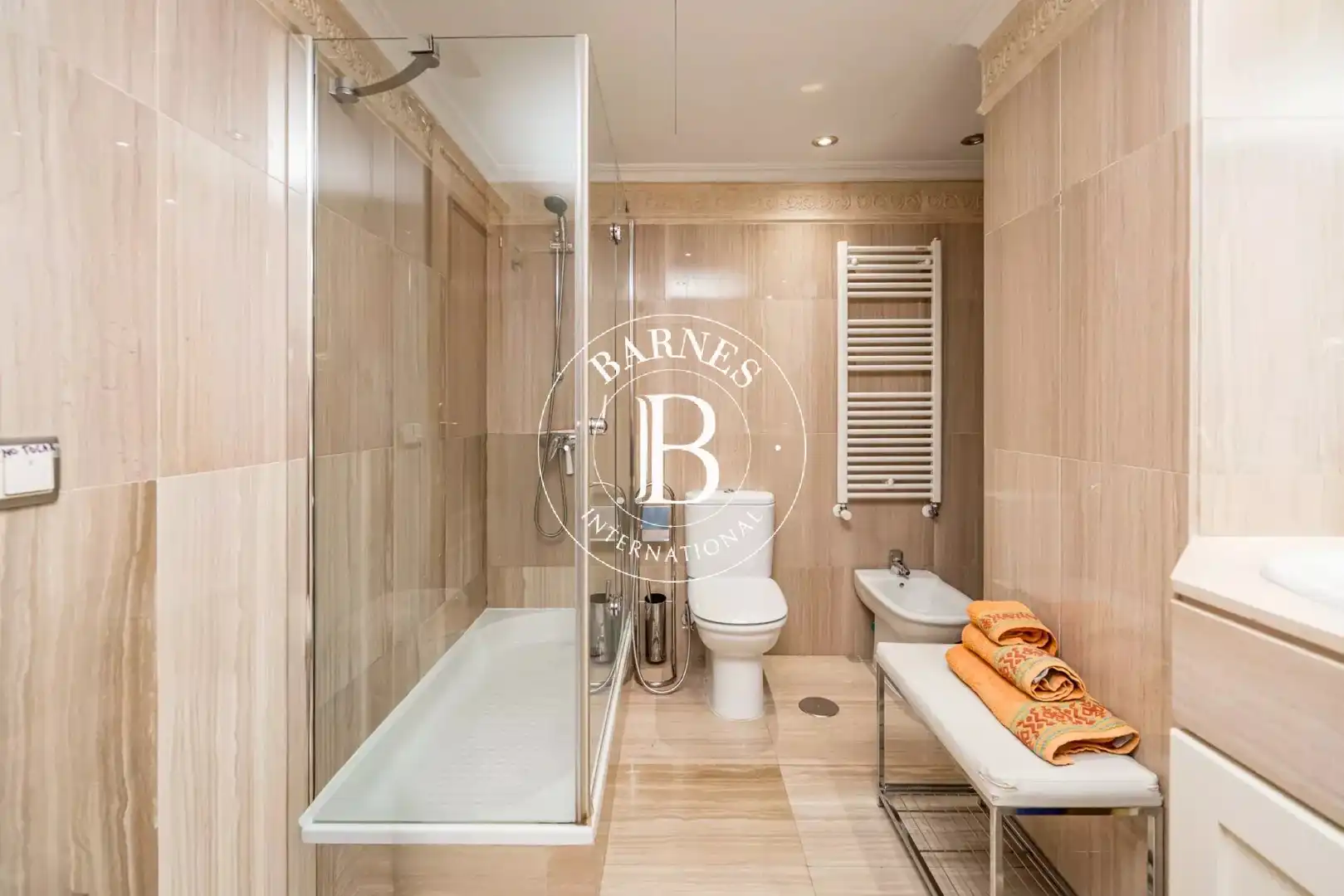 Badezimmer von Wohnung zur Miete in Madrid mit Klimaanlage, Heizung und Terrasse