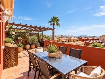 Penthouse mit Pool zum Verkauf in TARENTO