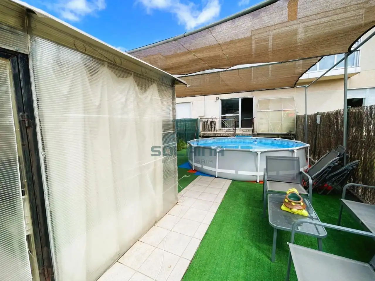 Terraza de Casa adosada en venta en A Arnoia con Calefacción, Jardín privado y Parquet