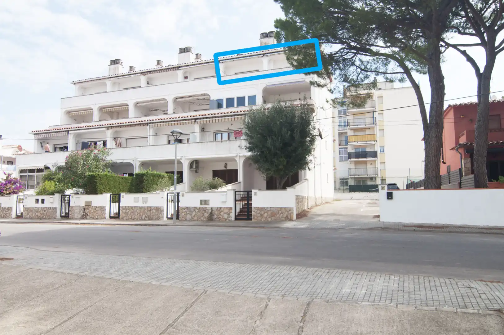Vista exterior de Ático en venta en L'Escala con Calefacción, Terraza y Amueblado
