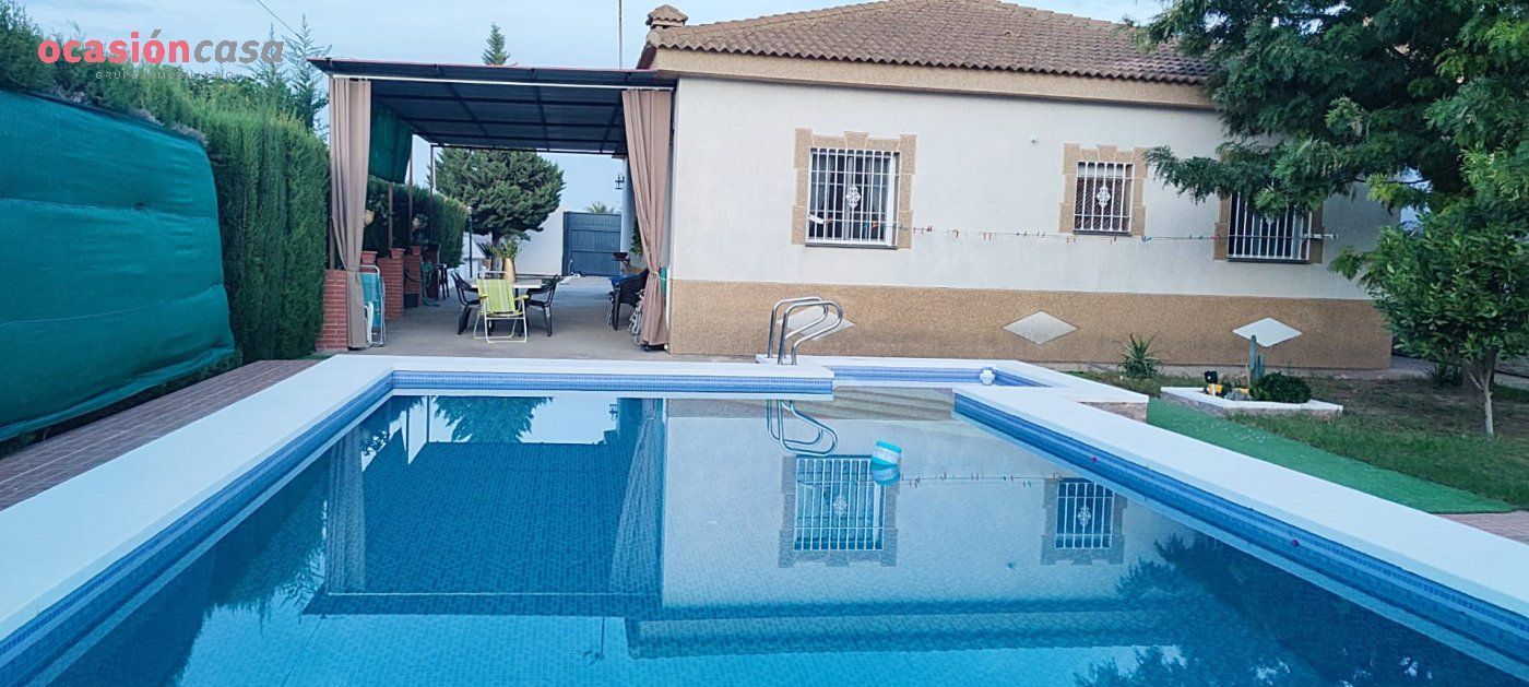 Piscina de Casa o xalet en venda en  Córdoba Capital amb Aire condicionat, Calefacció i Jardí privat
