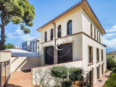 Casa amb jardí en venda a Urbanització Vallpineda