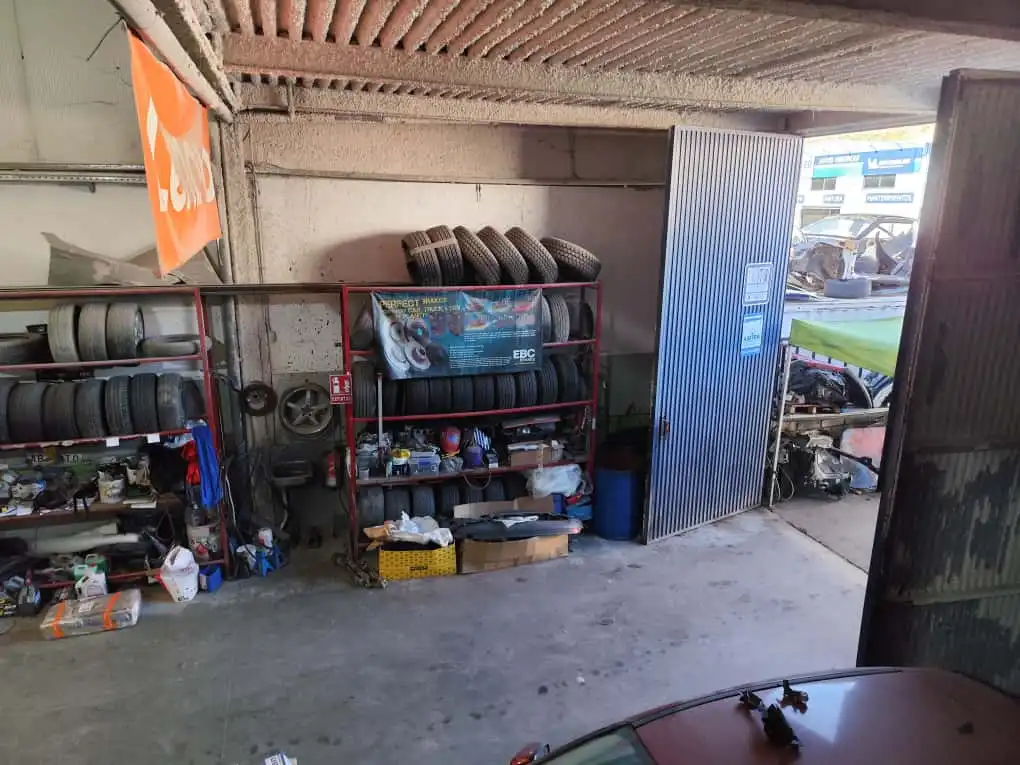 Parkplatz von Fabrikhallen zum Verkauf in Aranjuez mit Alarm