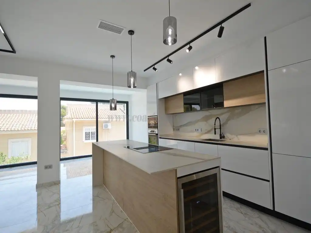 Chalet con piscina en venta en Los Balcones - Los Altos, imagen 5