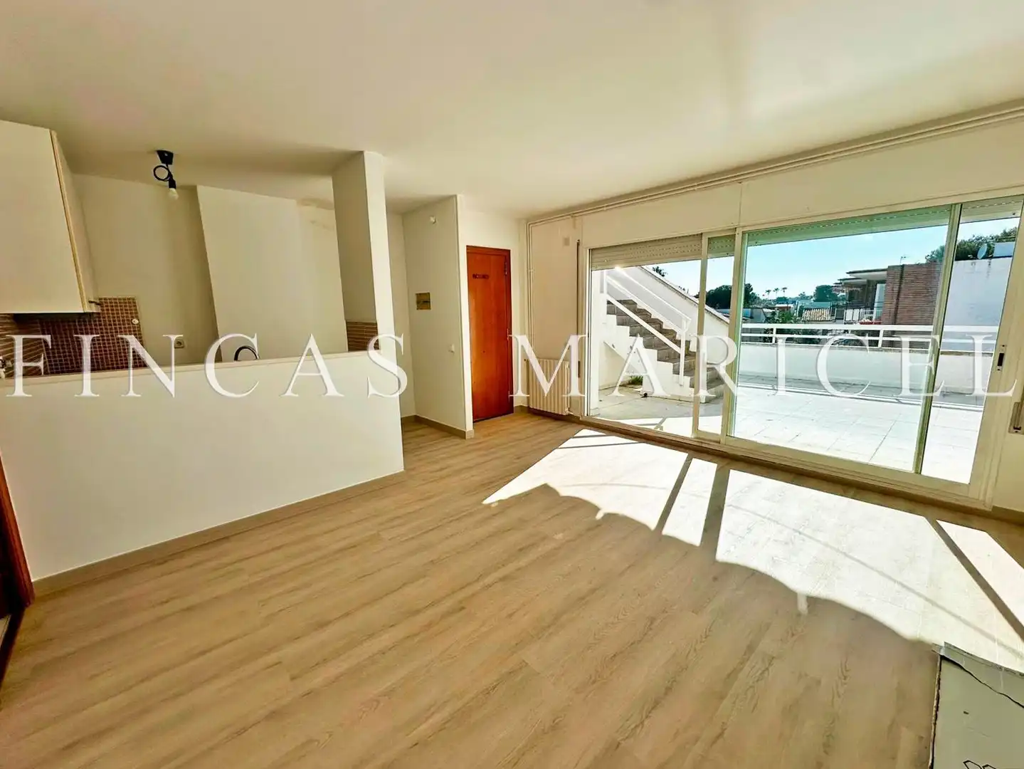 Außenansicht von Dachboden zum Verkauf in Sitges mit Heizung, Terrasse und Gemeinschaftspool