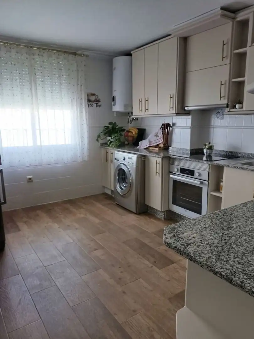 Cocina de Piso en venta en Elche de la Sierra con Aire acondicionado, Terraza y Amueblado