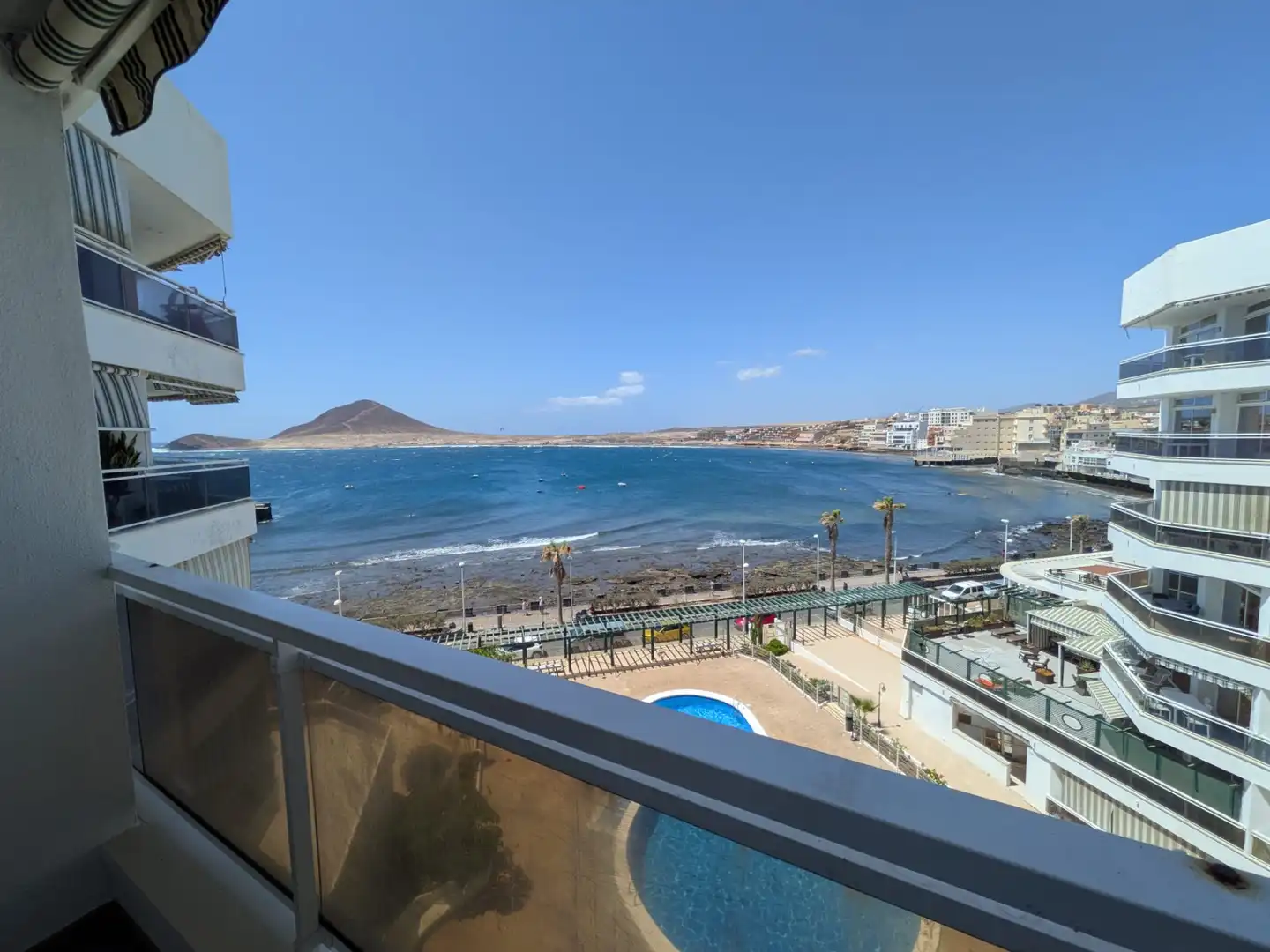 Exterior view of Flat for sale in Granadilla de Abona  with Storage room, Furnished and Oven