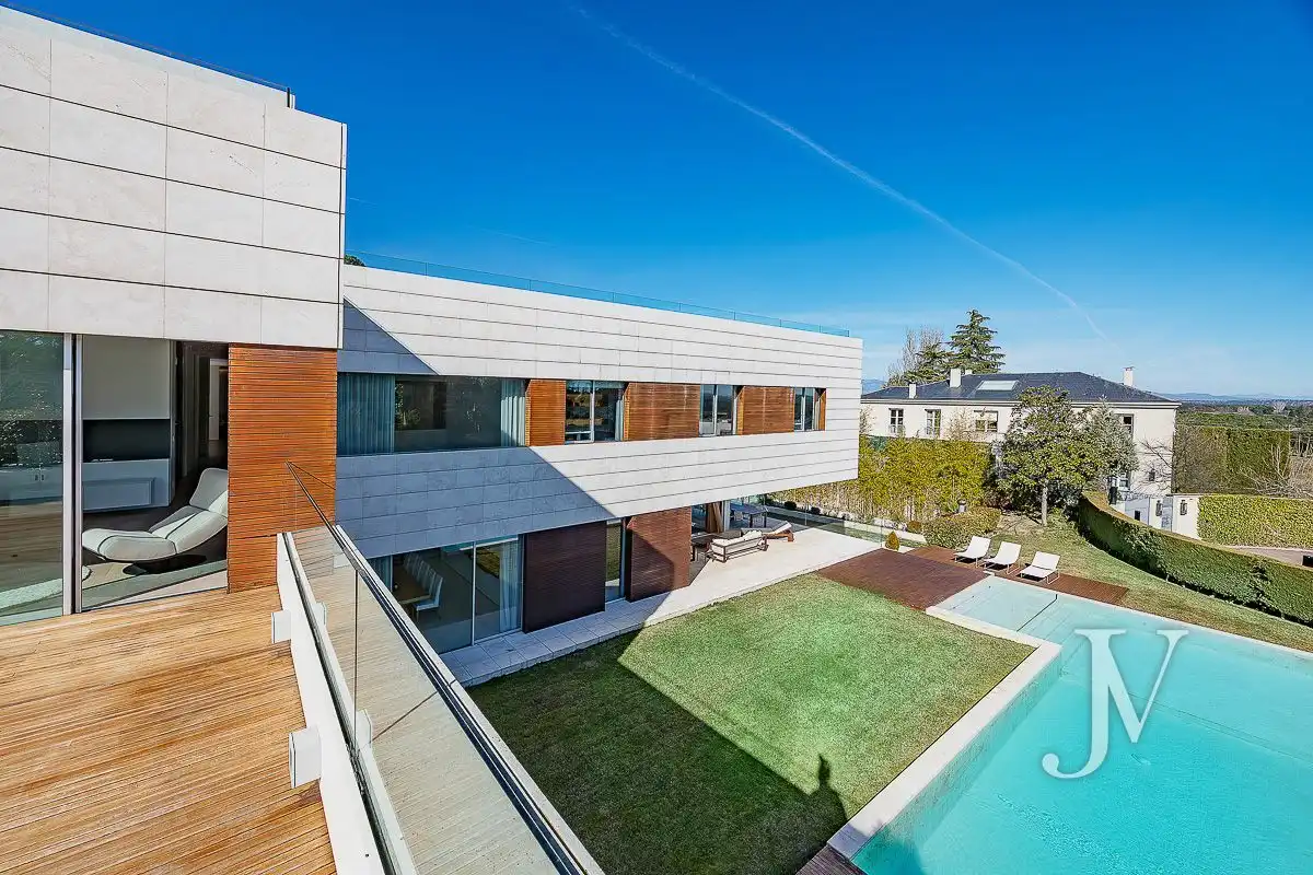 Exterior view of Houses for sale in Madrid  with Air Conditioner, Heating and Private garden