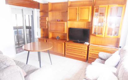 Living room of Flat to rent in  Granada Capital  with Balcony