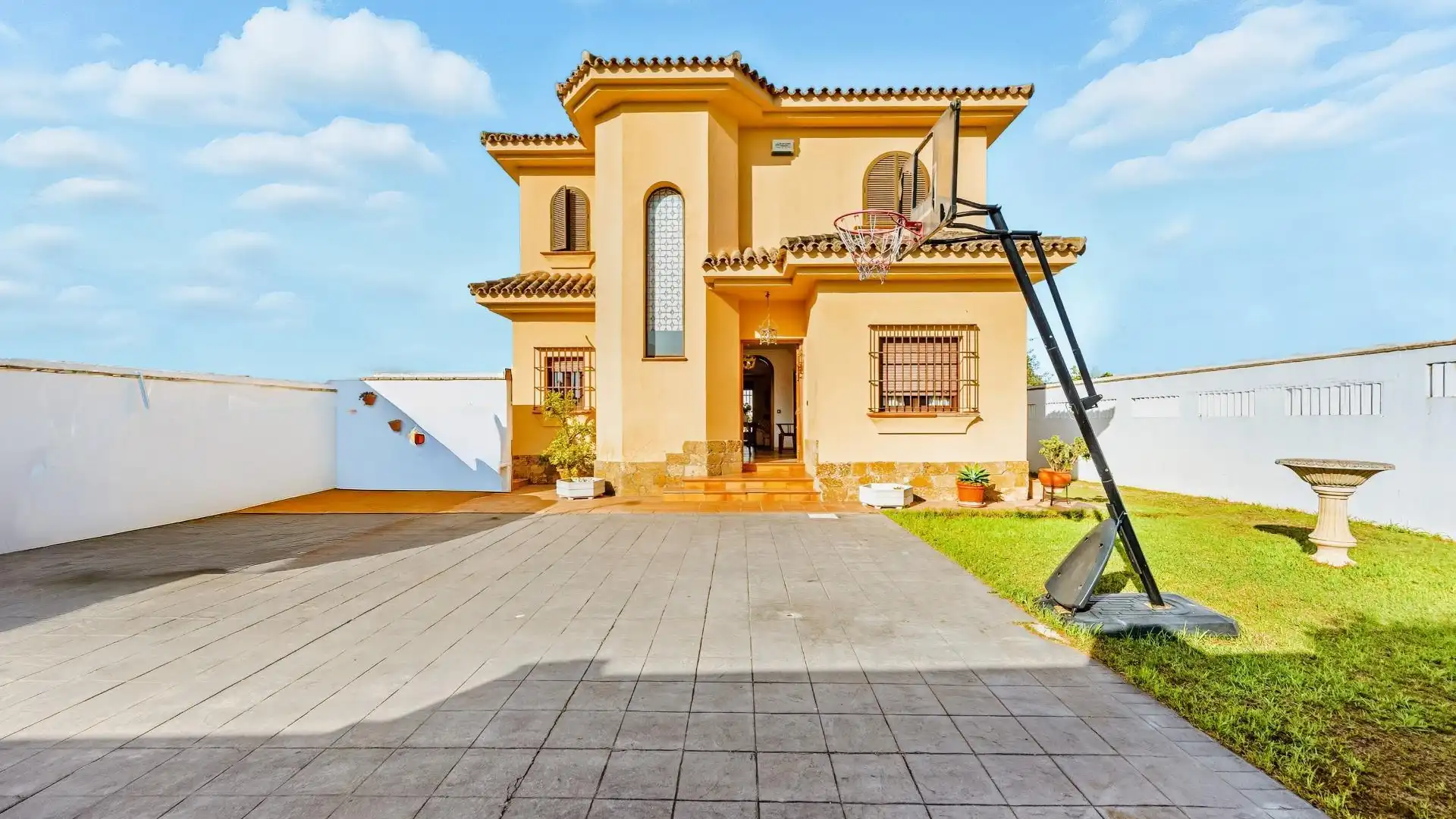 Exterior view of Houses for sale in Chiclana de la Frontera  with Air Conditioner, Private garden and Terrace
