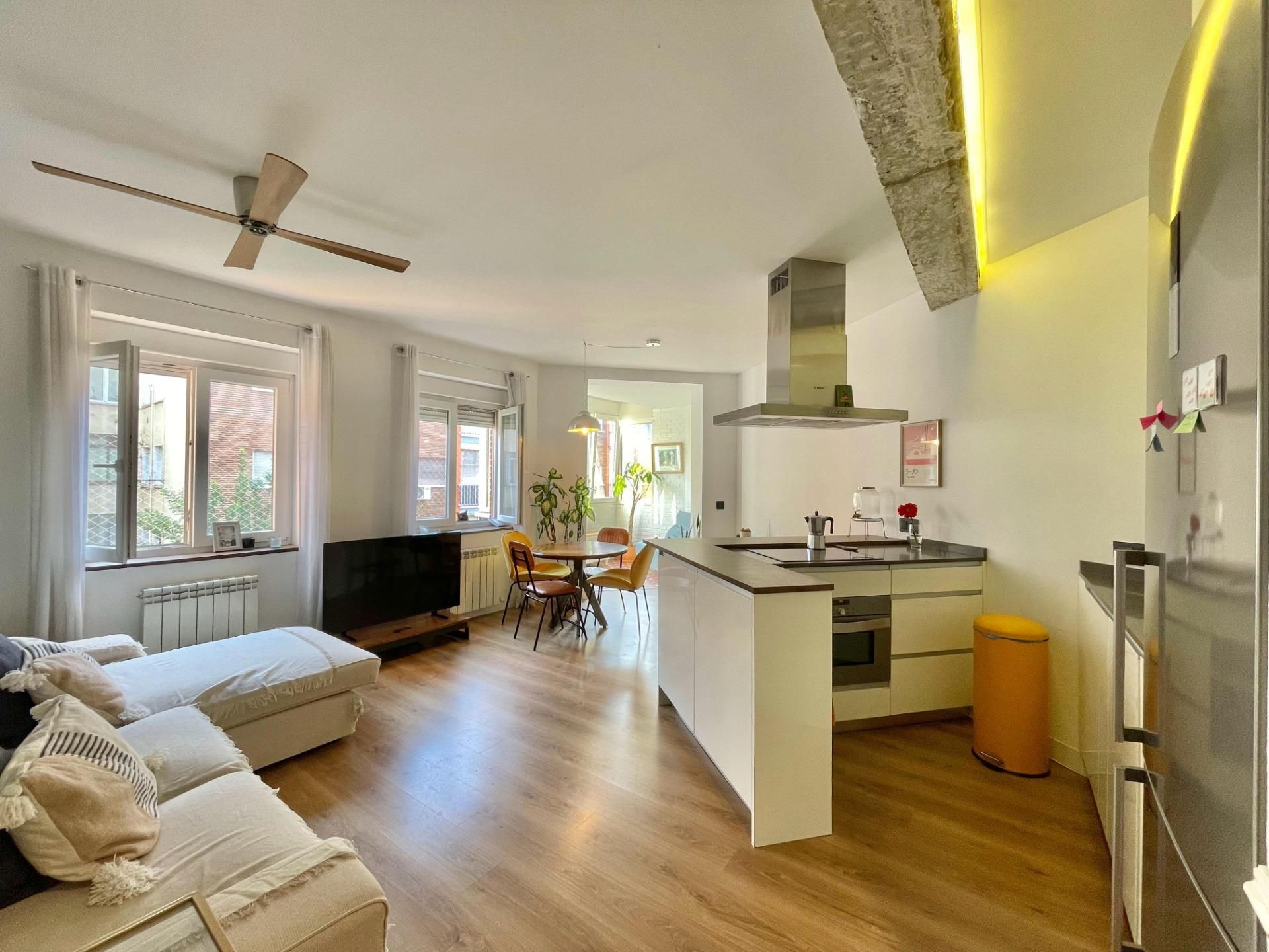 Sala d'estar de Apartament en venda en  Madrid Capital amb Aire condicionat i Calefacció