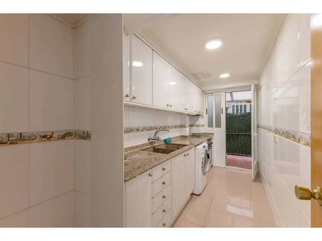Kitchen of Flat for sale in Valencia  with Air Conditioner and Balcony