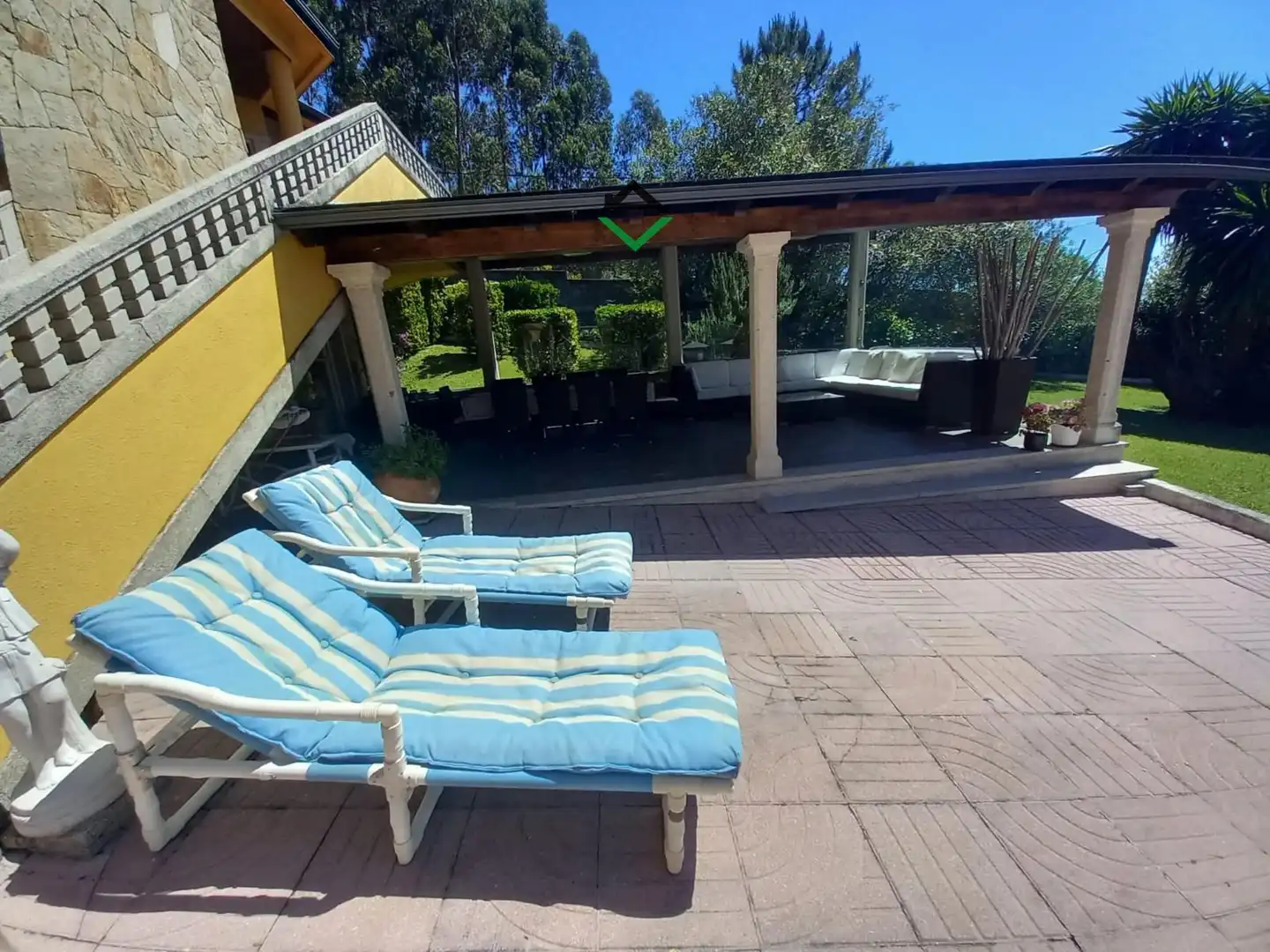 Terrassa de Casa o xalet en venda en Cangas  amb Calefacció, Terrassa i Traster