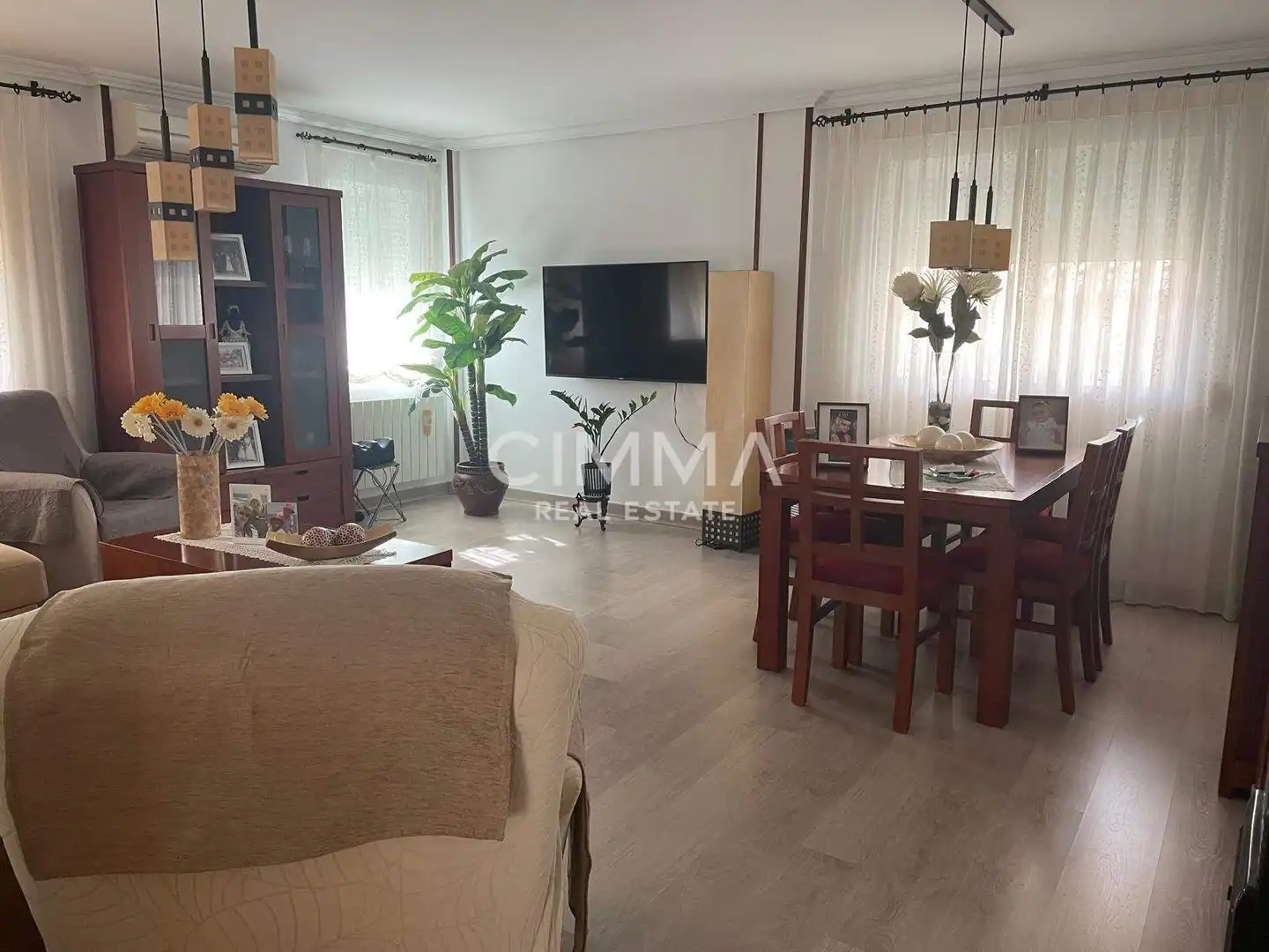 Sala d'estar de Casa o xalet en venda en La Nucia amb Aire condicionat, Jardí privat i Terrassa