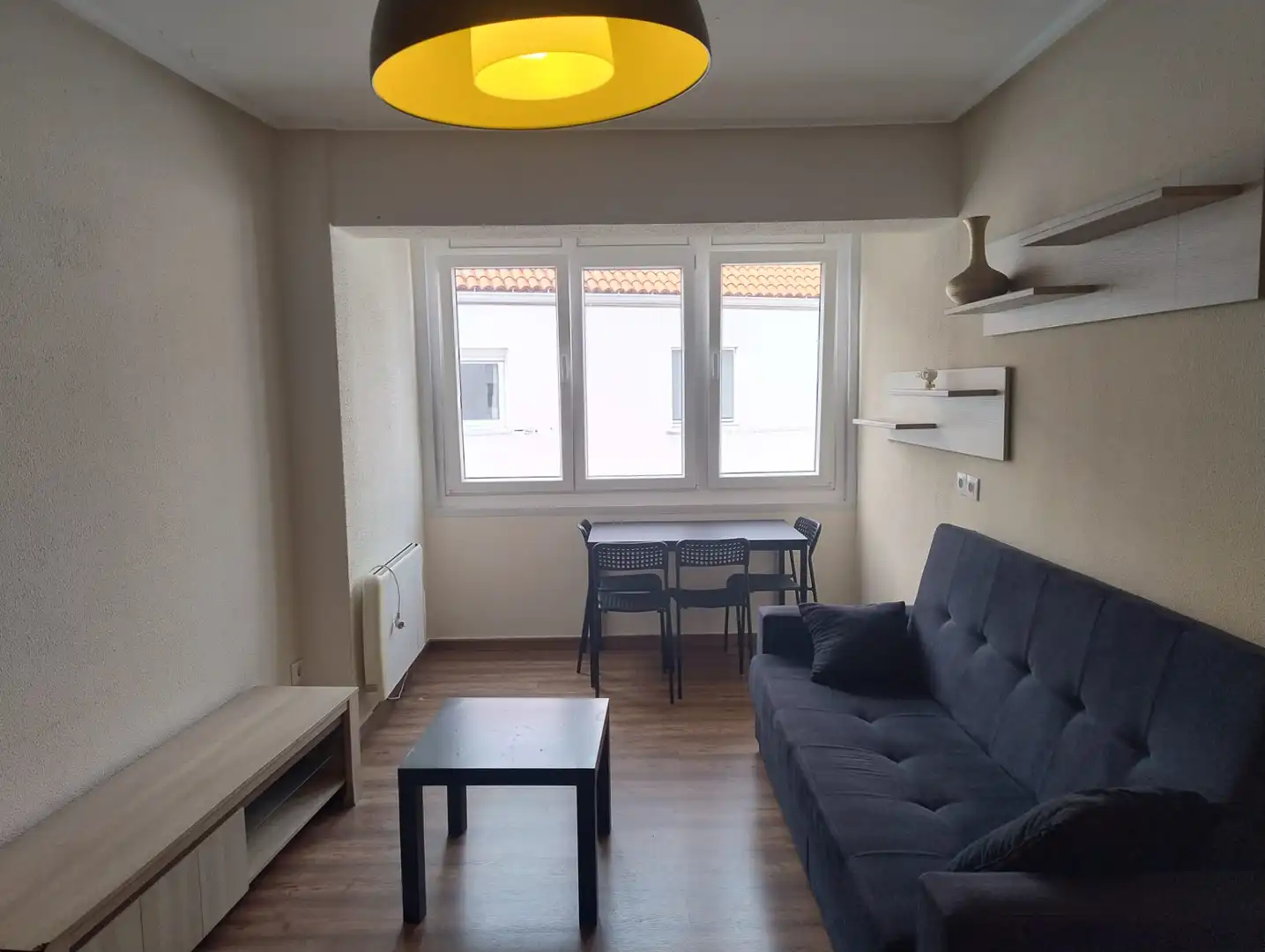 Living room of Flat for sale in Santiago de Compostela   with Heating, Storage room and Furnished