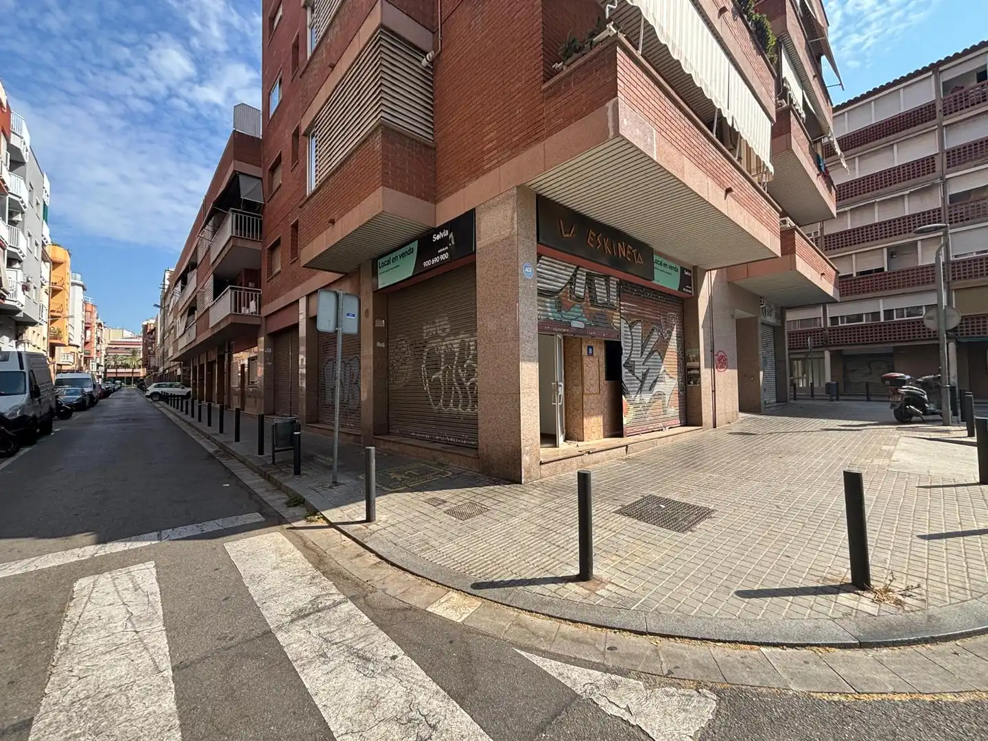 Vista exterior de Local en venta en L'Hospitalet de Llobregat
