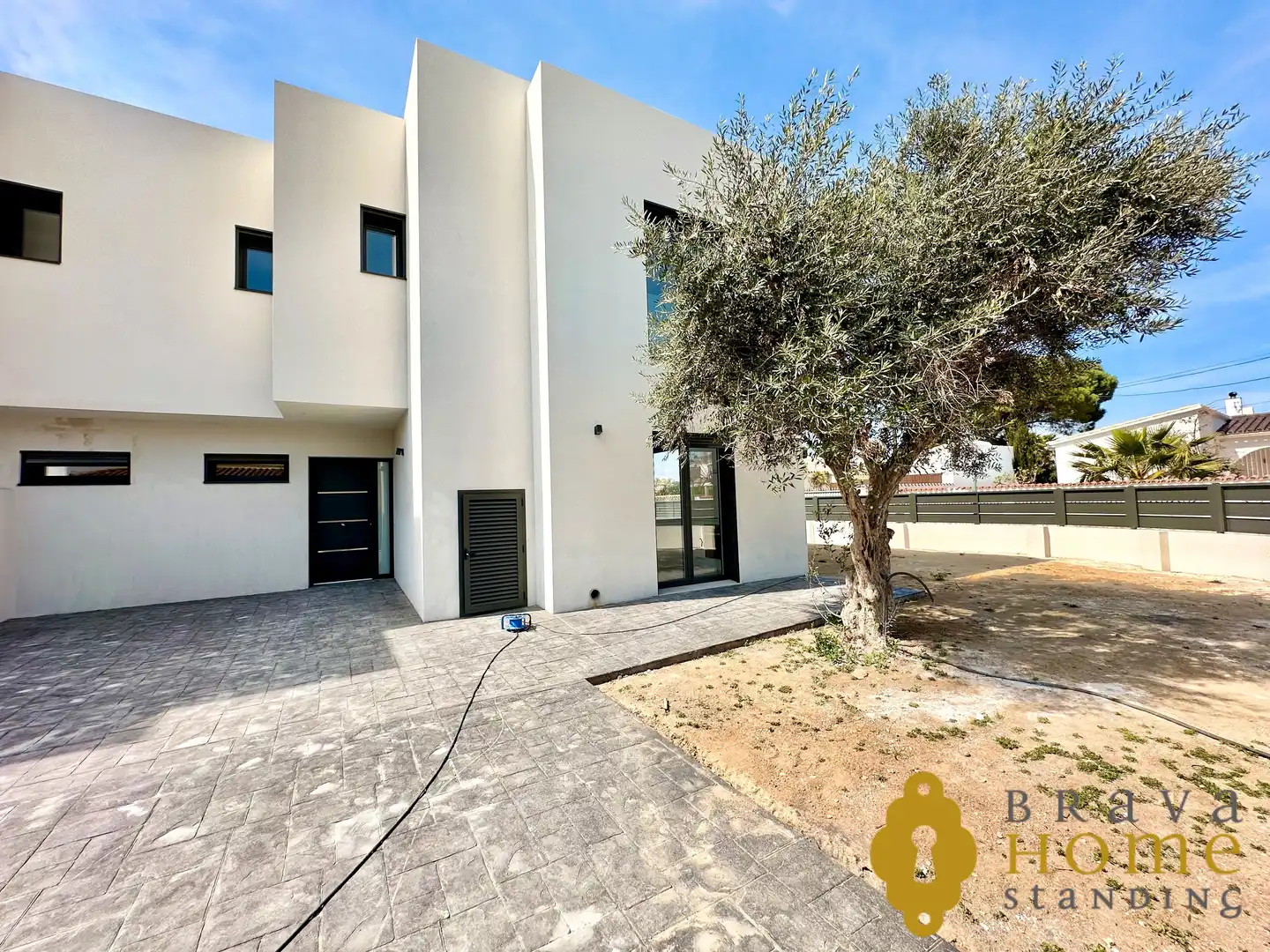 Exterior view of Houses for sale in Empuriabrava  with Air Conditioner, Heating and Private garden