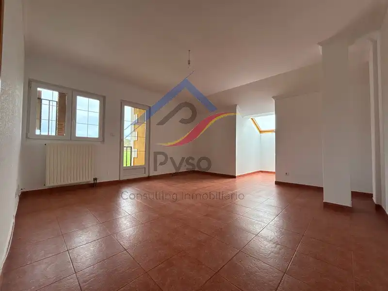 Sala d'estar de Àtic en venda en Ruiloba amb Calefacció, Jardí privat i Balcó