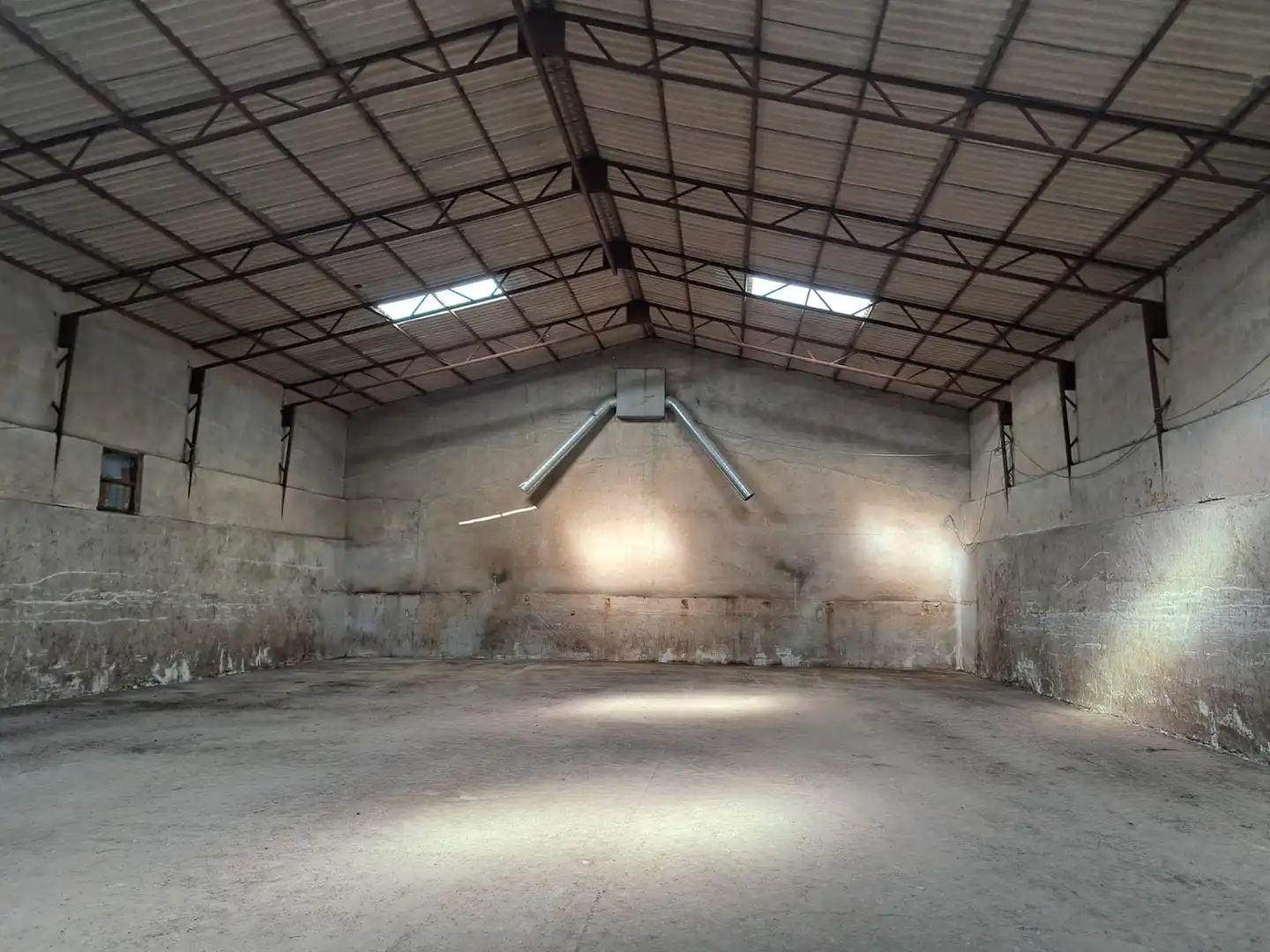 Vista exterior de Nave industrial en venta en Torrescárcela