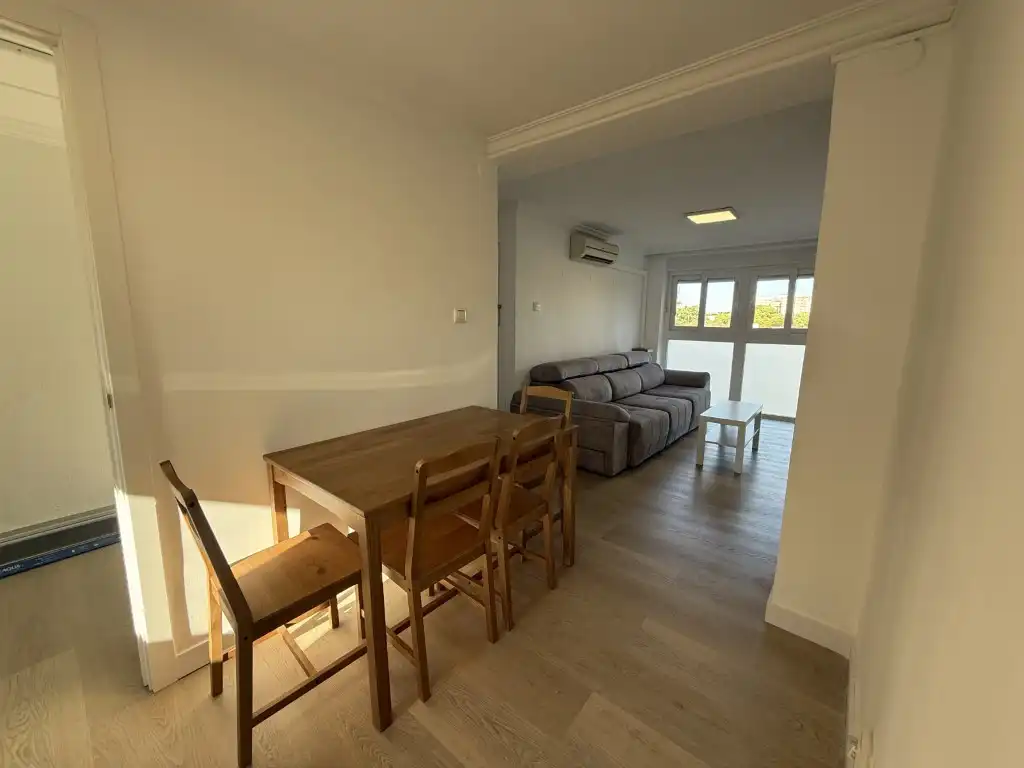 Dining room of Flat for rent in Sevilla  with Air Conditioner