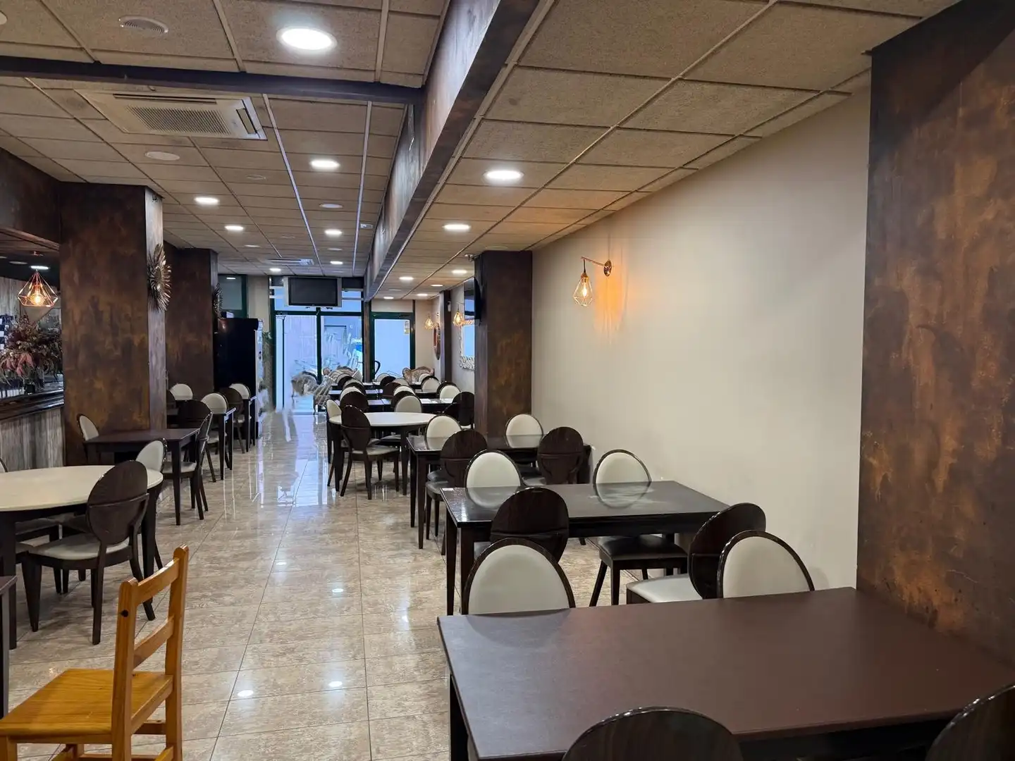 Local comercial en traspaso en Sant Ramón, imagen 2
