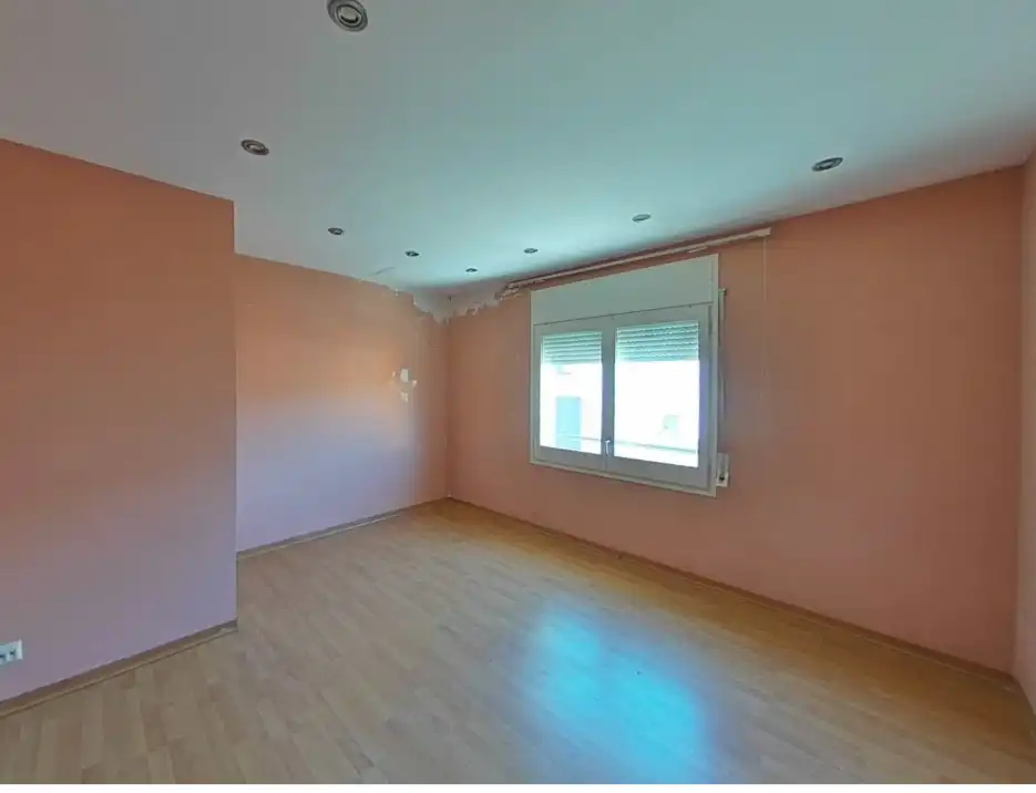 Bedroom of Detached homes for sale in Olot  with Balcony