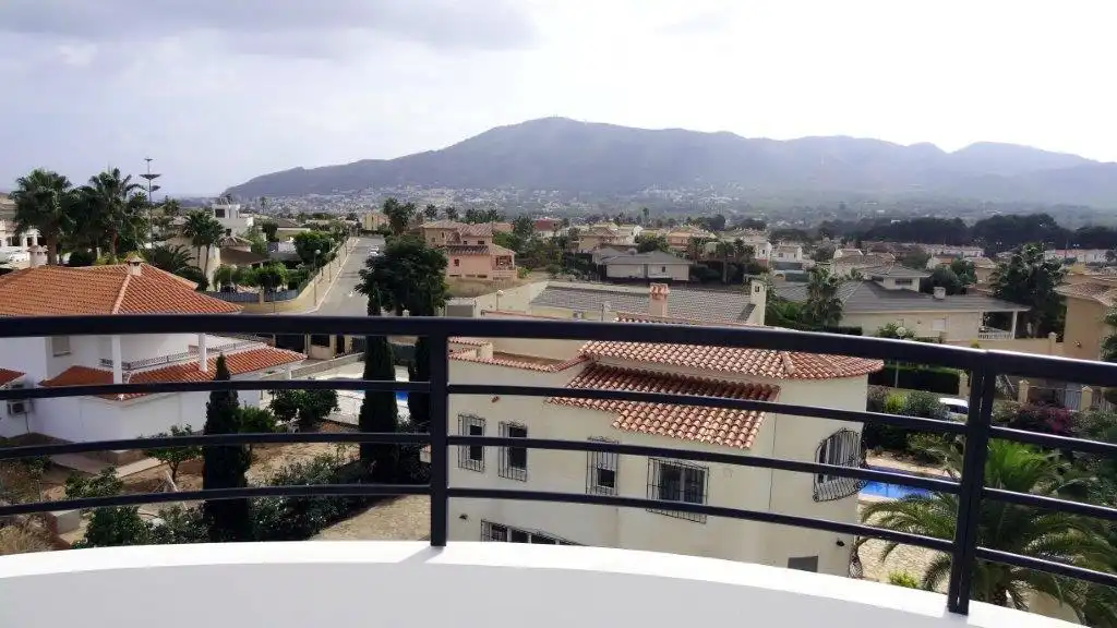 Vista exterior de Casa o chalet en venta en L'Alfàs del Pi con Aire acondicionado, Calefacción y Jardín privado