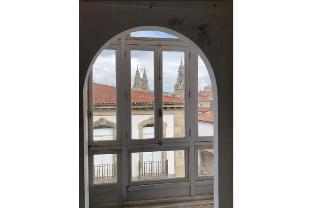 Vista exterior de Edificio en venta en Santiago de Compostela 
