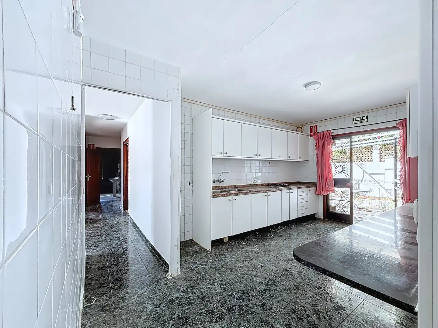 Kitchen of Houses for sale in Málaga  with Air Conditioner, Private garden and Terrace