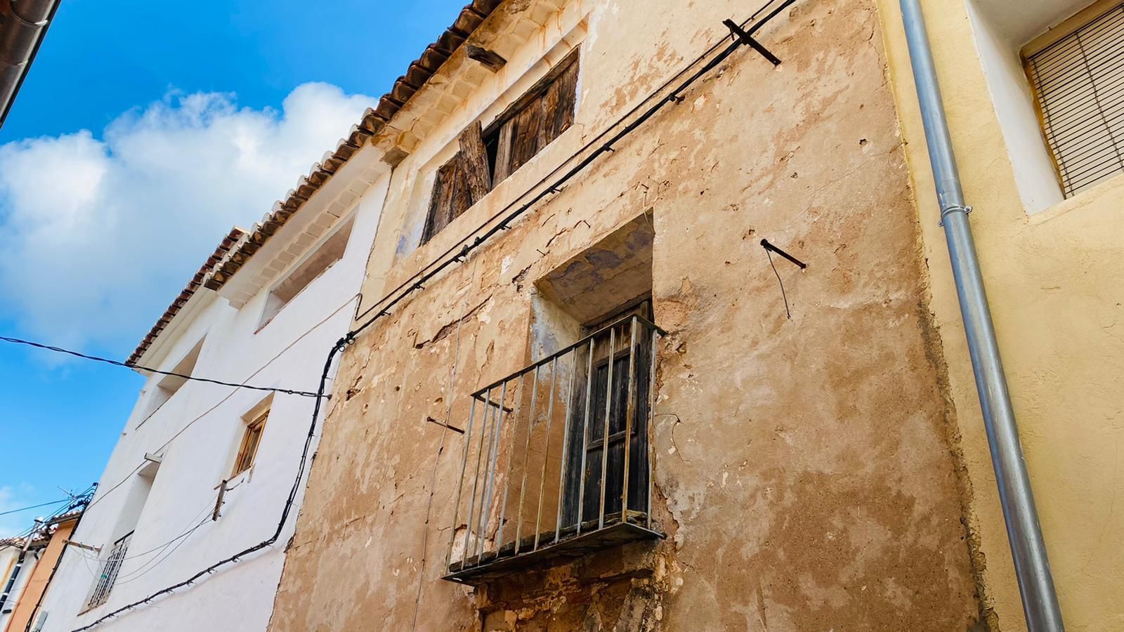 Vista exterior de Casa o xalet en venda en Fuente la Reina amb Balcó
