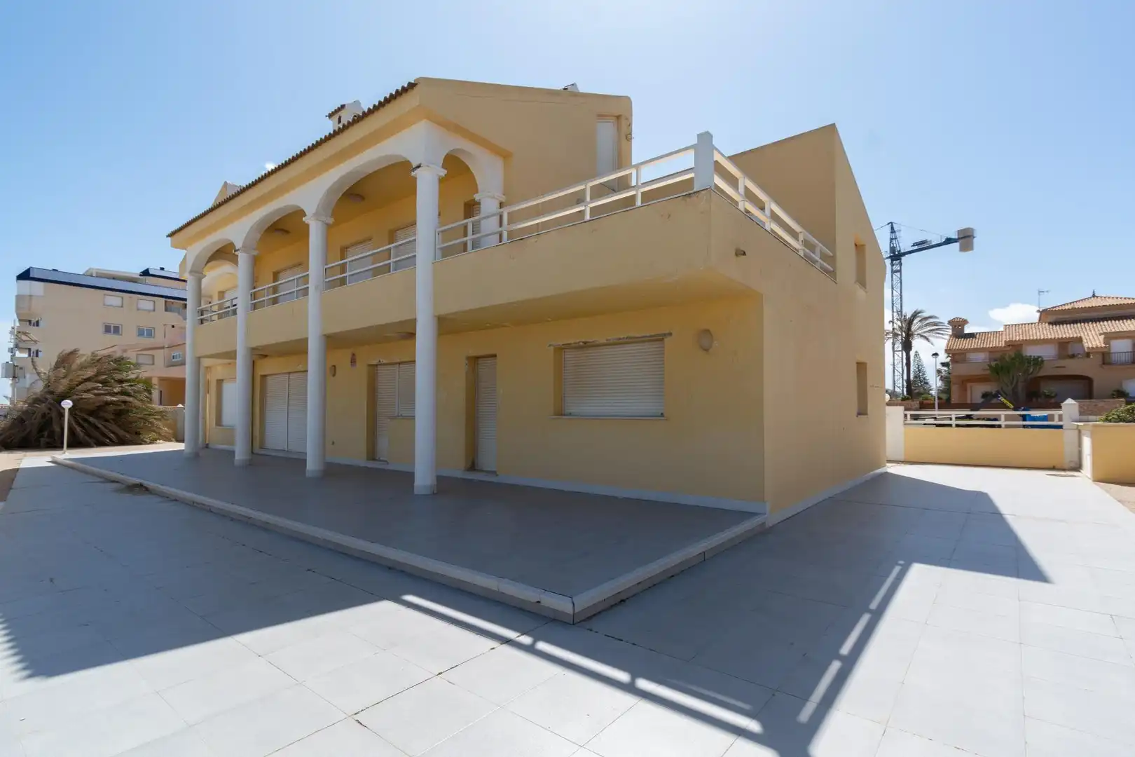 Vista exterior de Casa o xalet en venda en La Manga del Mar Menor amb Jardí privat, Terrassa i Traster