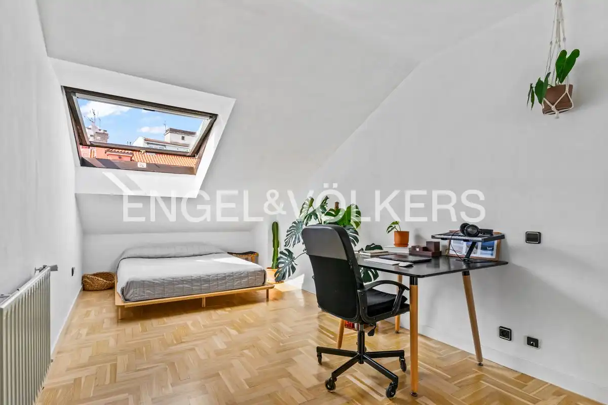 Habitación de Piso en venta en Gijón  con Calefacción y Parquet