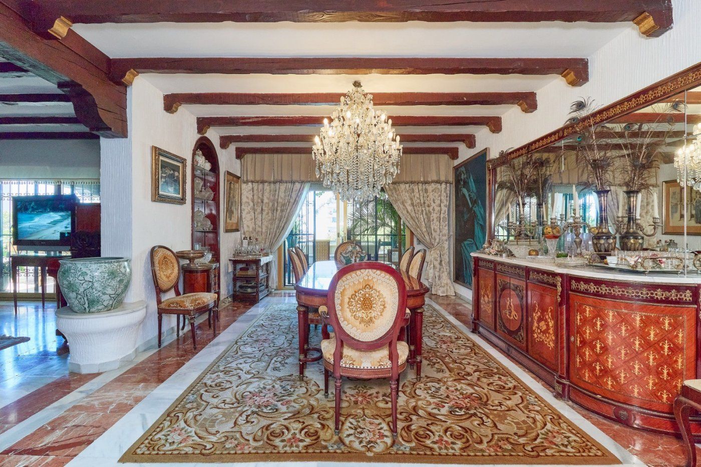 Comedor de Casa o chalet en venta en Marbella con Aire acondicionado, Calefacción y Jardín privado