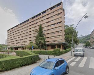 Vista exterior de Pis en venda en Bilbao  amb Calefacció, Jardí privat i Alarma