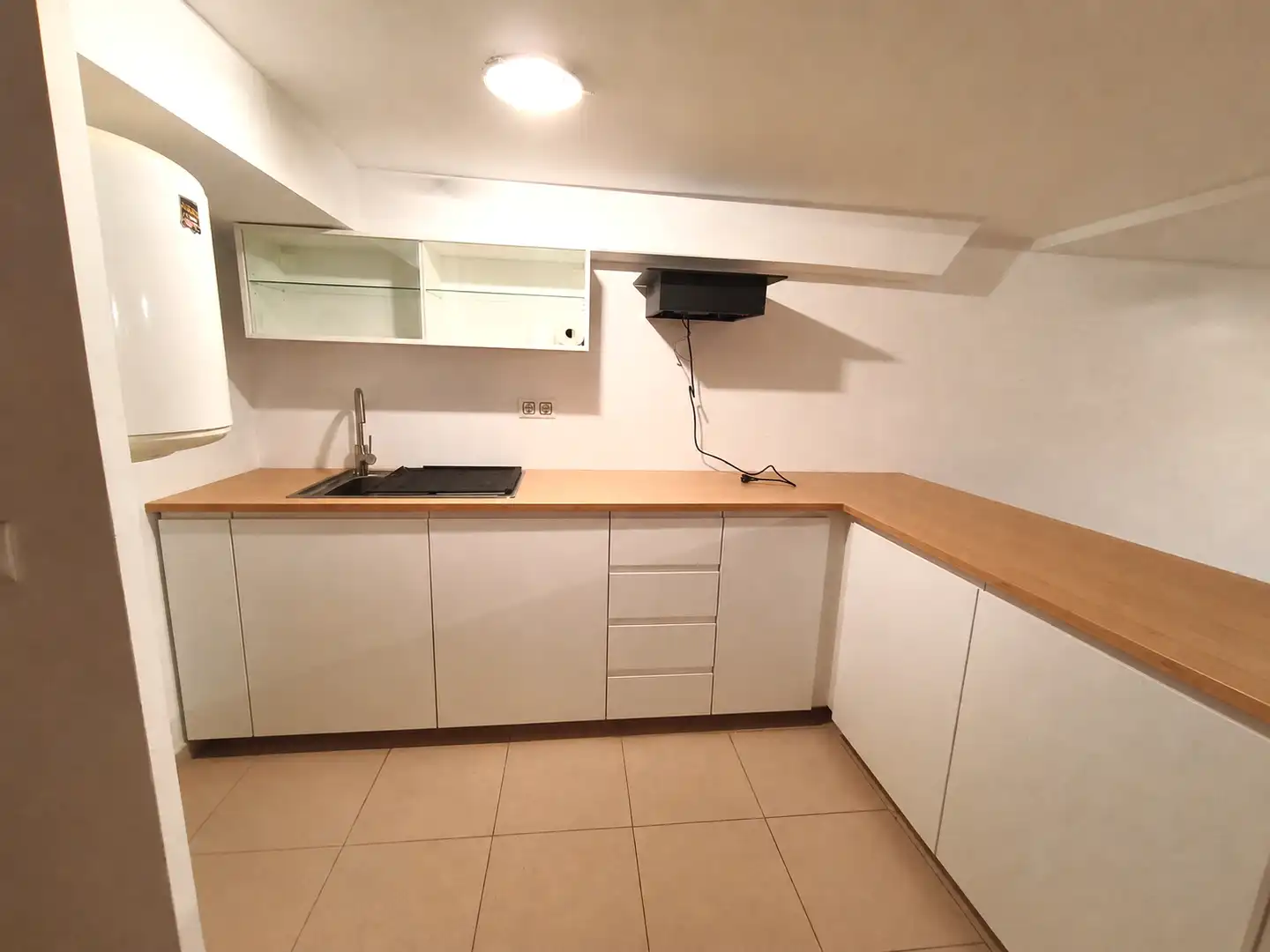 Küche von Büro zum Verkauf in Girona mit Klimaanlage, Heizung und Terrasse