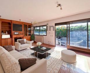 Living room of Single-family semi-detached to rent in  Madrid Capital  with Heating, Parquet flooring and Terrace