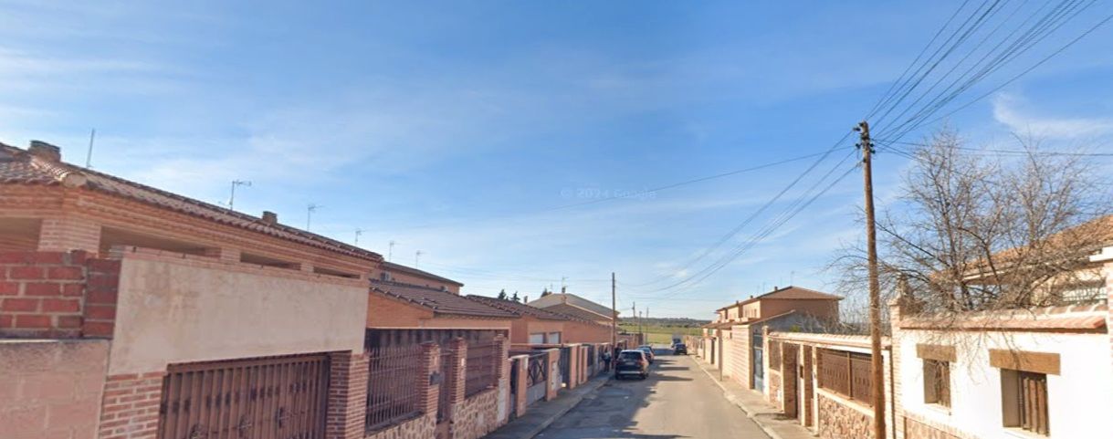 Vista exterior de Casa o xalet en venda en Burguillos de Toledo amb Terrassa, Traster i Moblat