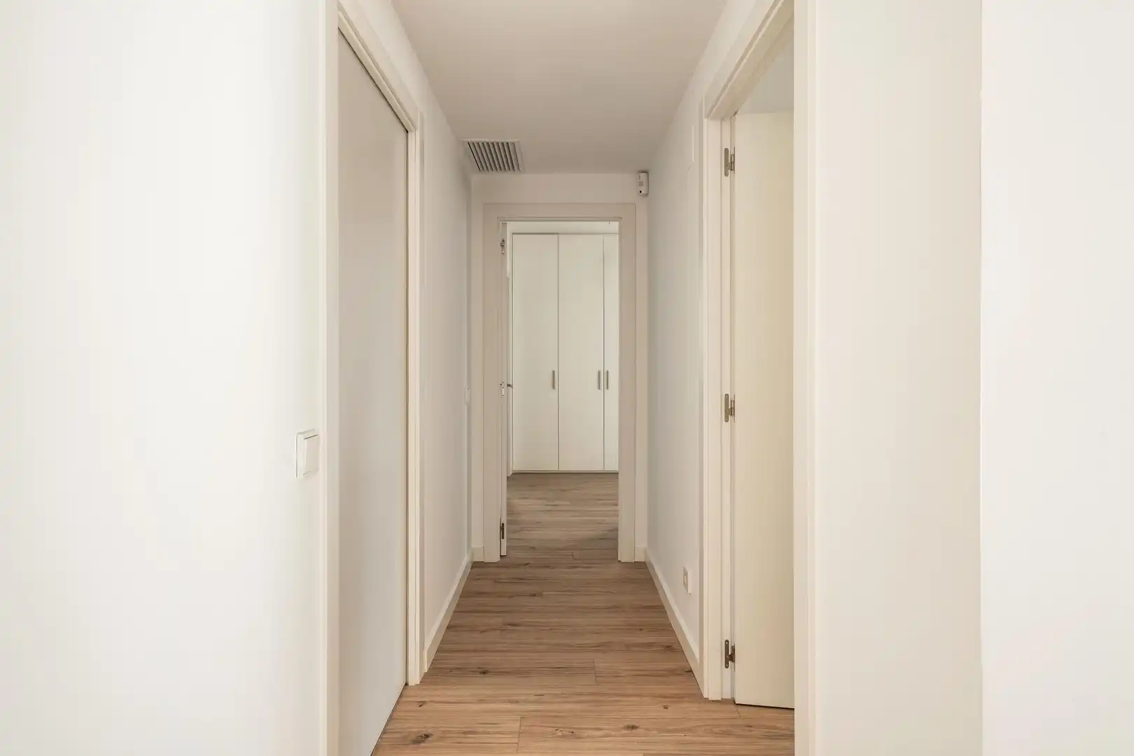 Wohnung zum Verkauf in Badalona mit Klimaanlage, Parkett und Abstellraum