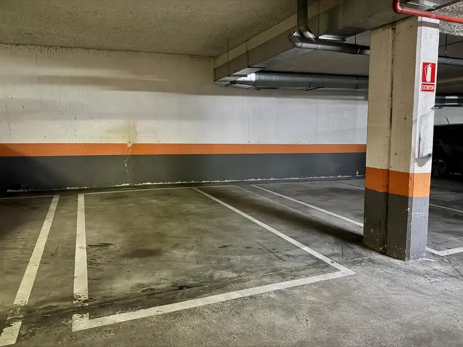 Parkplatz von Wohnung zum Verkauf in Madrid mit Klimaanlage, Heizung und Schwimmbad