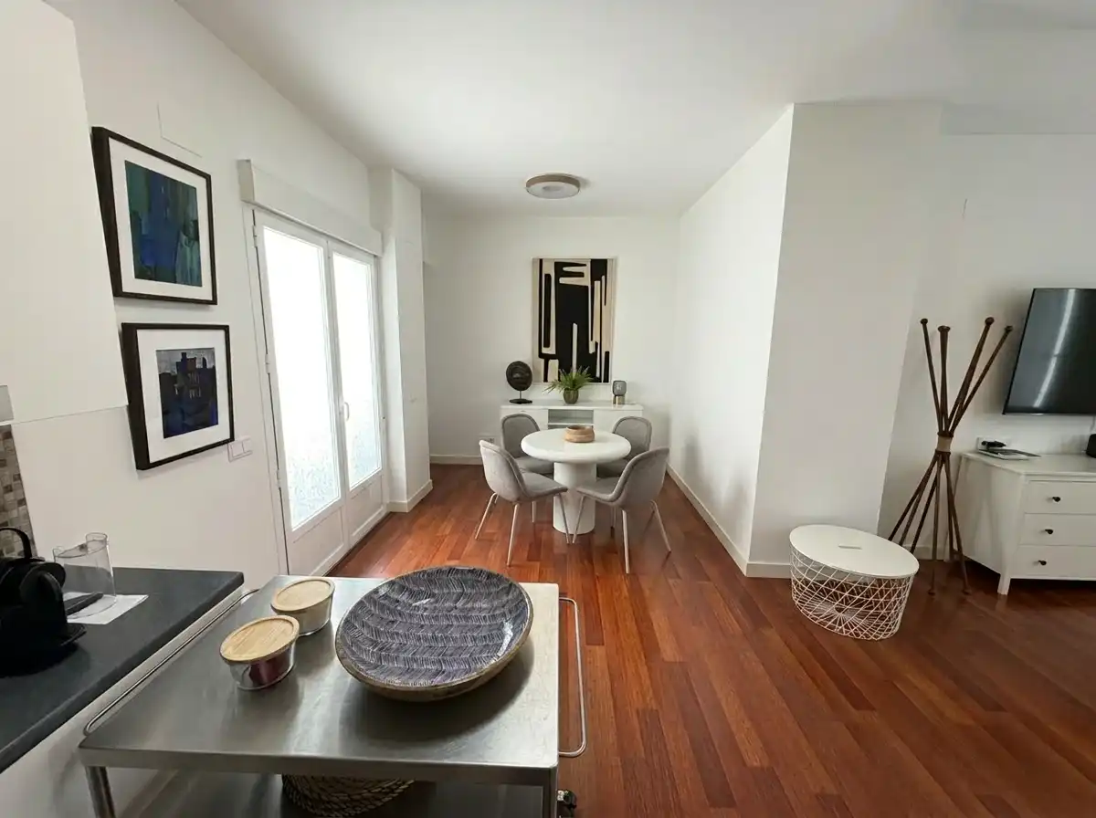 Menjador de Apartament en venda en Madrid amb Aire condicionat i Moblat