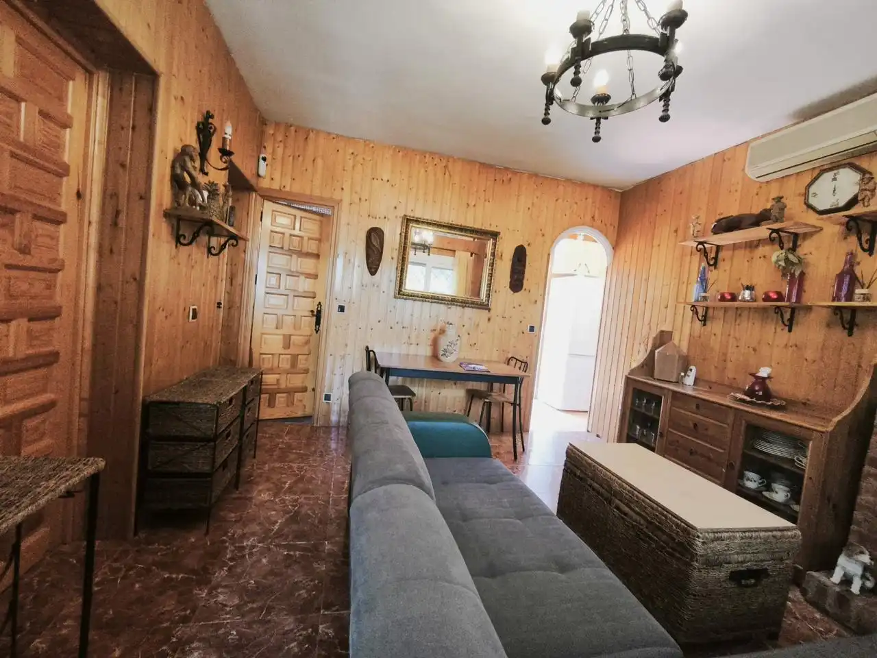 Sala d'estar de Casa o xalet en venda en Villa del Prado amb Aire condicionat, Calefacció i Jardí privat