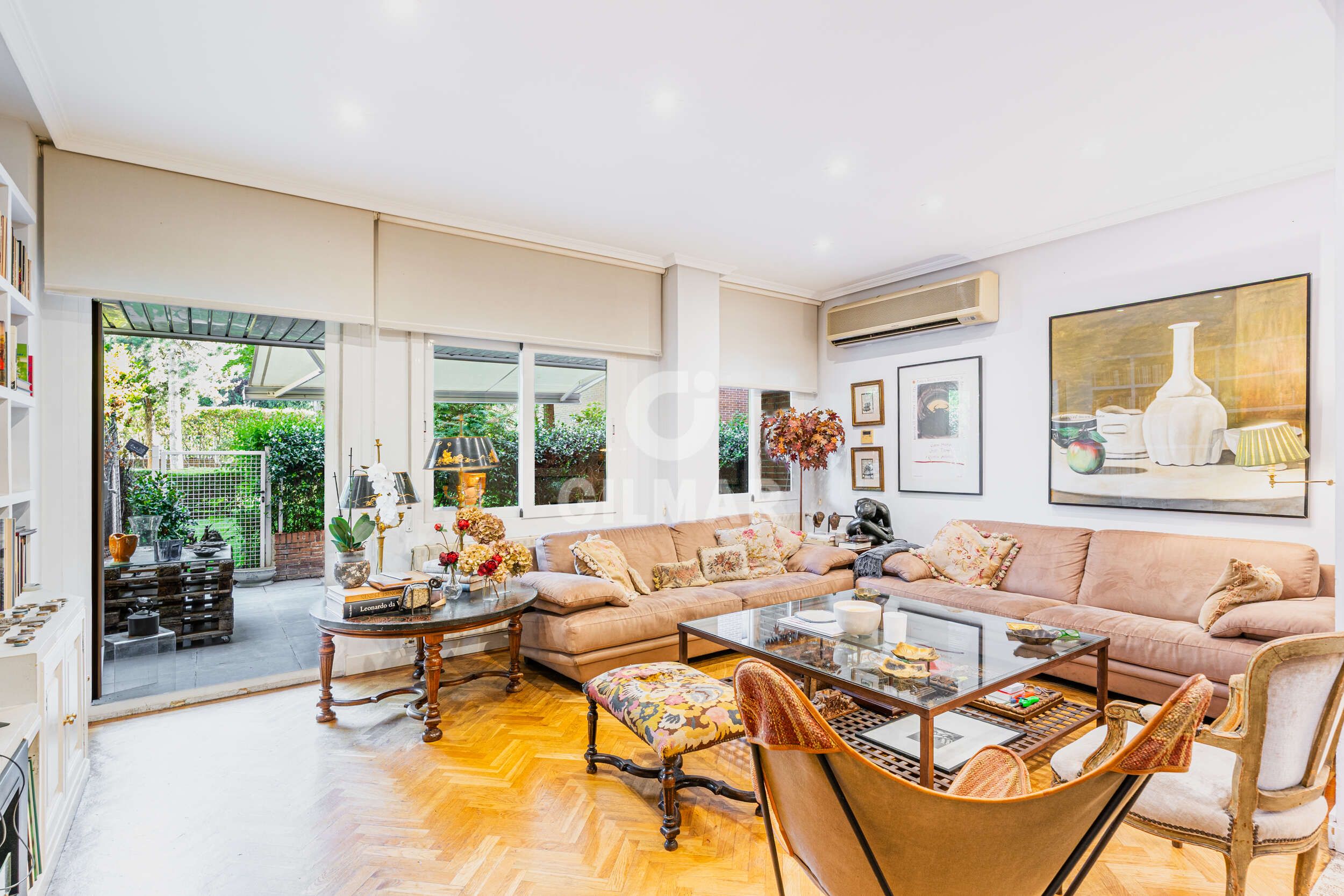 Living room of Flat for sale in Pozuelo de Alarcón  with Heating, Private garden and Storage room