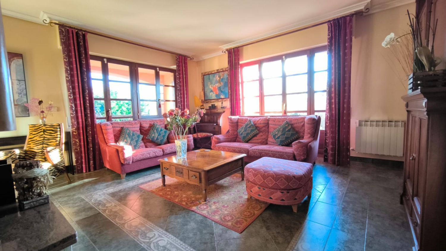 Sala d'estar de Casa o xalet en venda en Vitoria - Gasteiz amb Calefacció