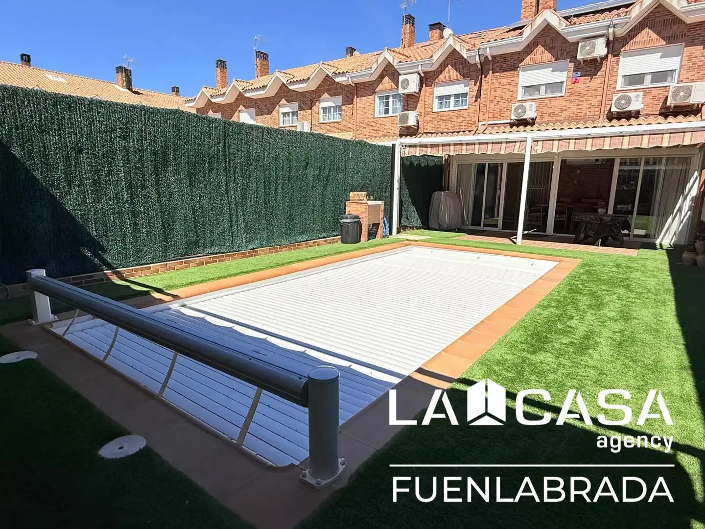 Jardí de Casa adosada en venda en Griñón amb Aire condicionat, Terrassa i Piscina