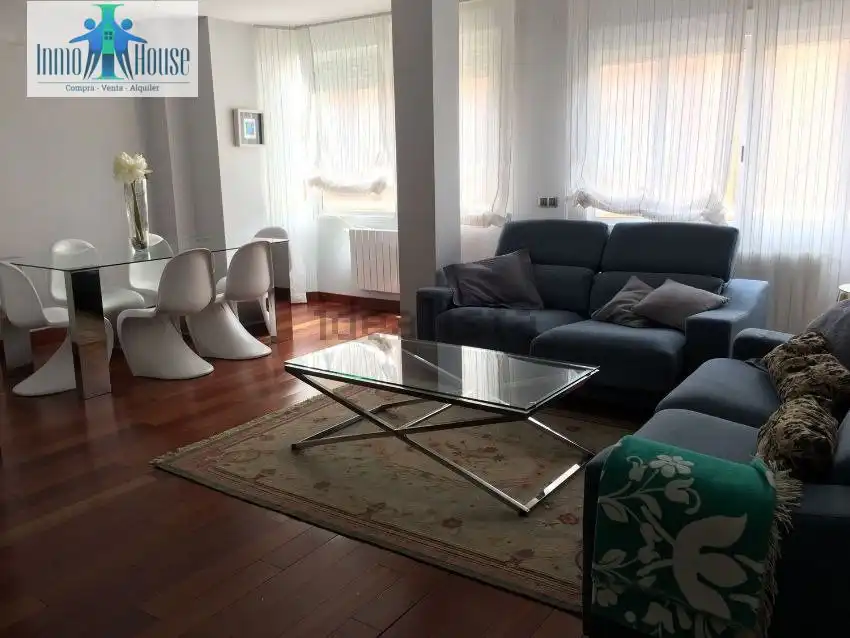 Apartamento con terraza en venta en Carretas - Pajarita