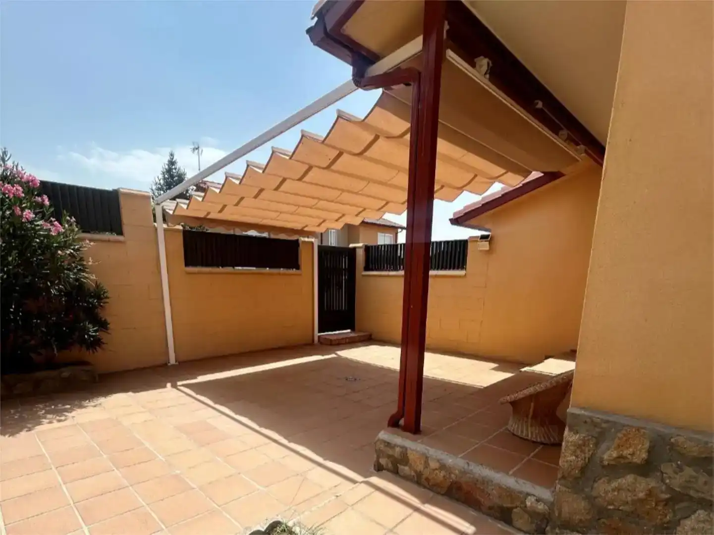 Terrassa de Pis en venda en Hontanares de Eresma amb Jardí privat, Traster i Piscina