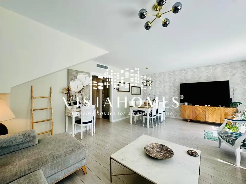 Wohnzimmer von Einfamilien-Reihenhaus zum Verkauf in San Agustín del Guadalix mit Klimaanlage, Heizung und Terrasse
