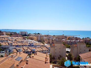 Apartment mit Pool zum Verkauf in Calle Málaga 3